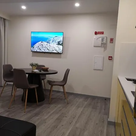 Moderno No - Araçá By Tropical Solutions * Funchal (Madeira)